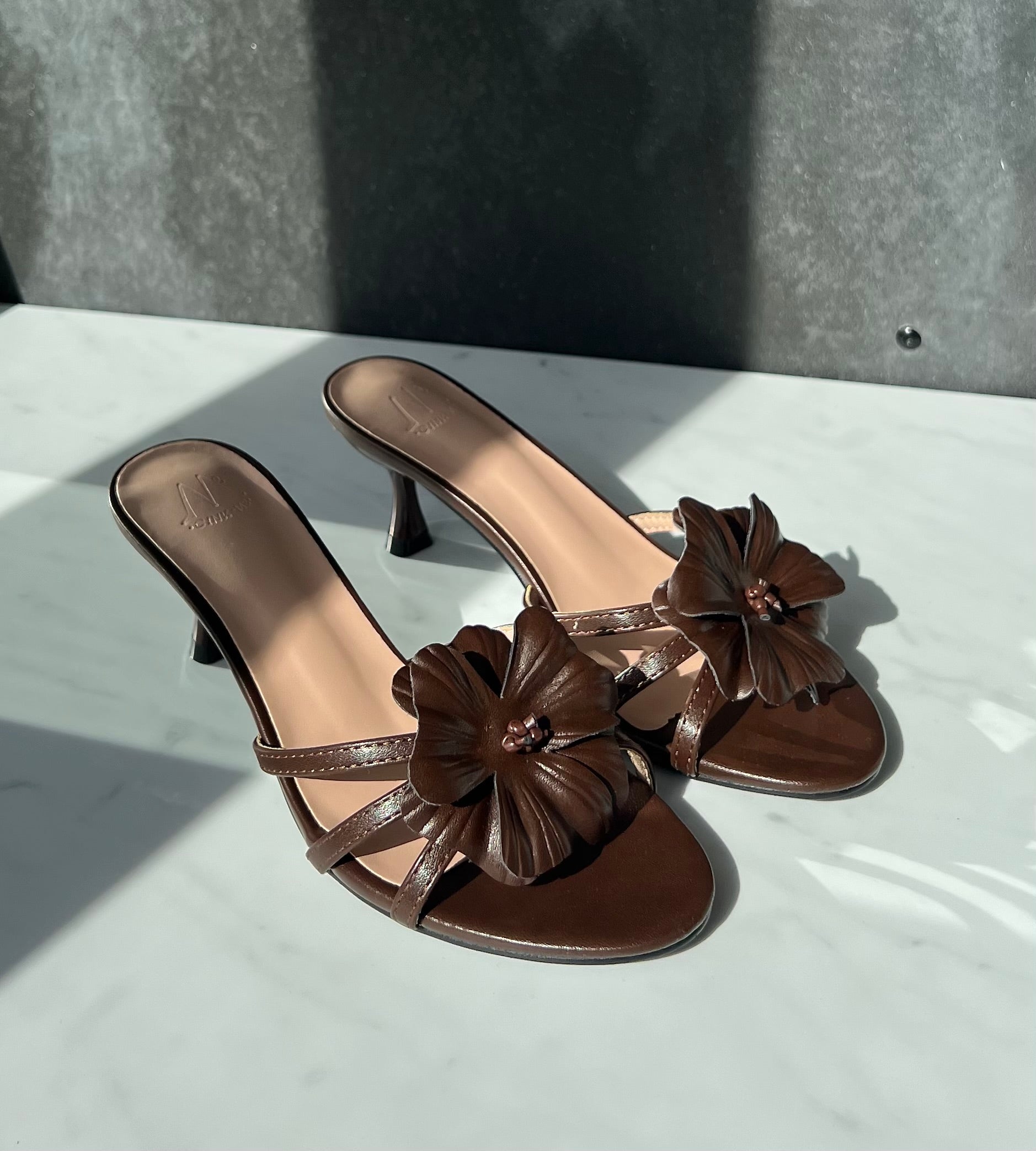 Flora Pumps Brown -   36