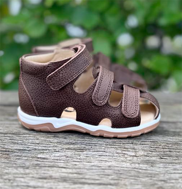 Arauto Rap Sandal Med Lukket Snude Mørkebrun -