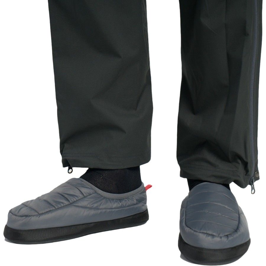 Helsport Pro Camp Slippers Smoky Grey Ruby Red Hjemmesko Grå - Hjemmesko Unisex 37-40