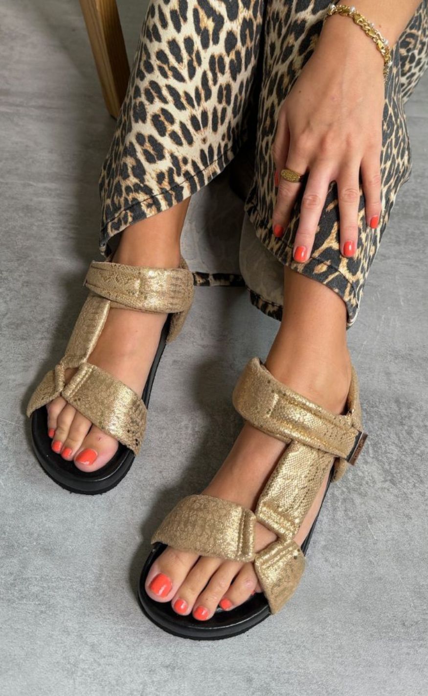 Copenhagen Shoes Sandaler Carrie Moon Guld Snake - Udsalg!