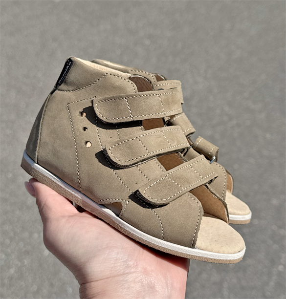 Aurelka Sandal Støvet Kaki Sandal Med Ekstra Støtte -